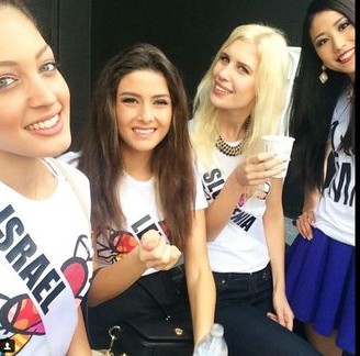 Selfie miss libano y miss Israel